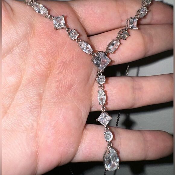 Beautiful V Shape CZ Cubic Zirconia Necklace Silver Bridal Wedding - Picture 3 of 4